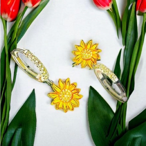 Gold Sunflower in White Zirconia Dangle Women Earrings - Picture 4 of 9